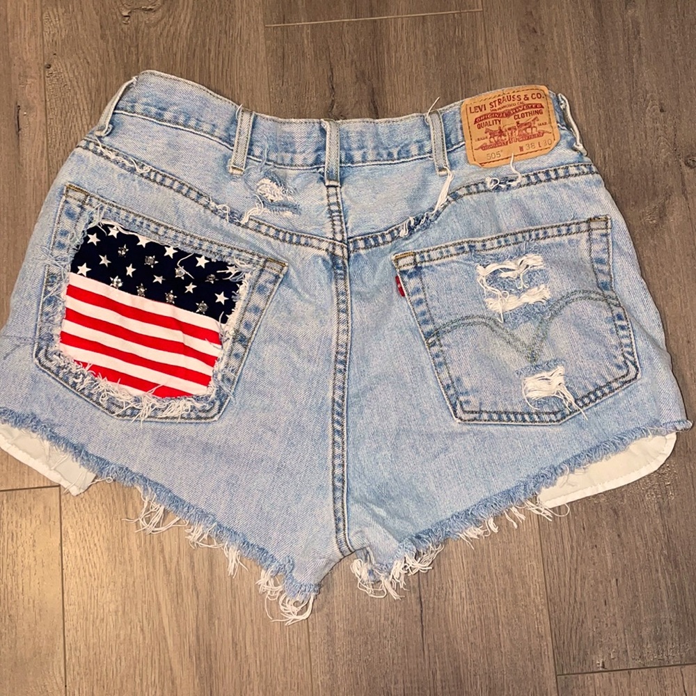 Levi’s | 🇺🇸 American Flag Shorts